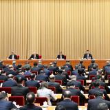 发展社区支持的居家养老，扩大普惠养老服务
